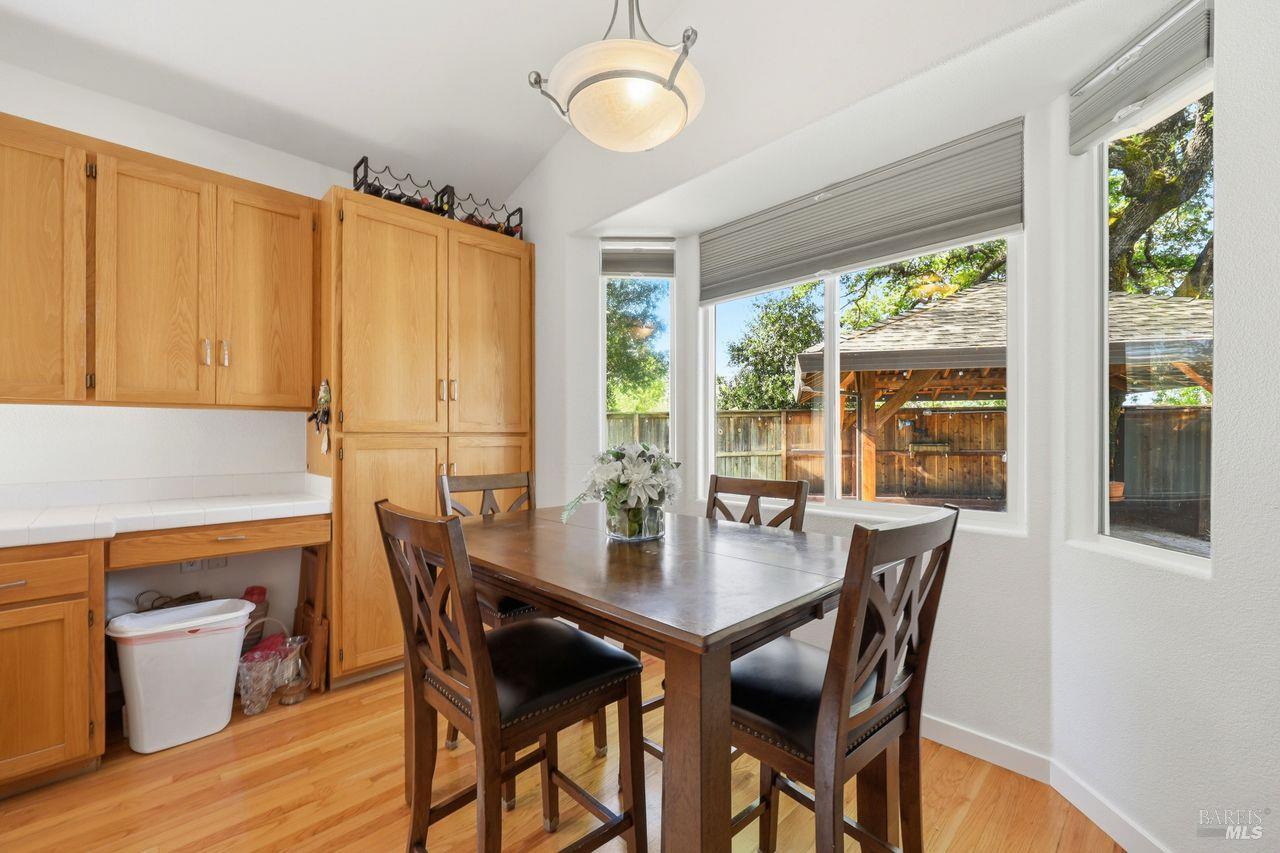 Detail Gallery Image 9 of 50 For 164 Fulton Pl, Windsor,  CA 95492 - 3 Beds | 2 Baths