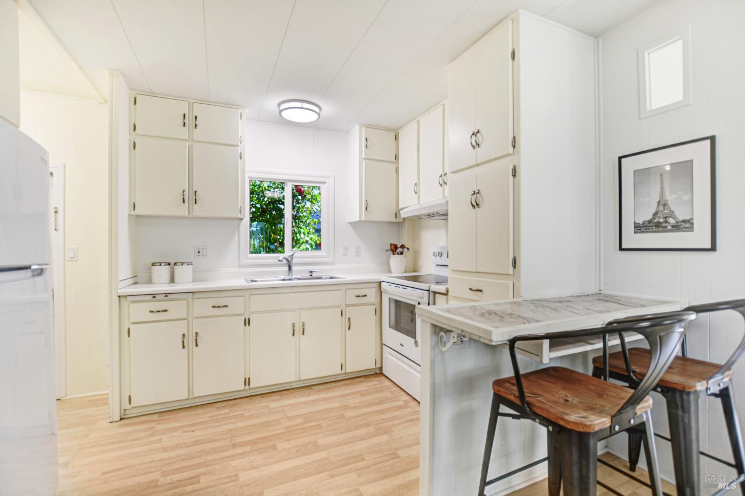 Detail Gallery Image 7 of 33 For 160 Chiquita Camino Unkn, Sonoma,  CA 95476 - 2 Beds | 2 Baths