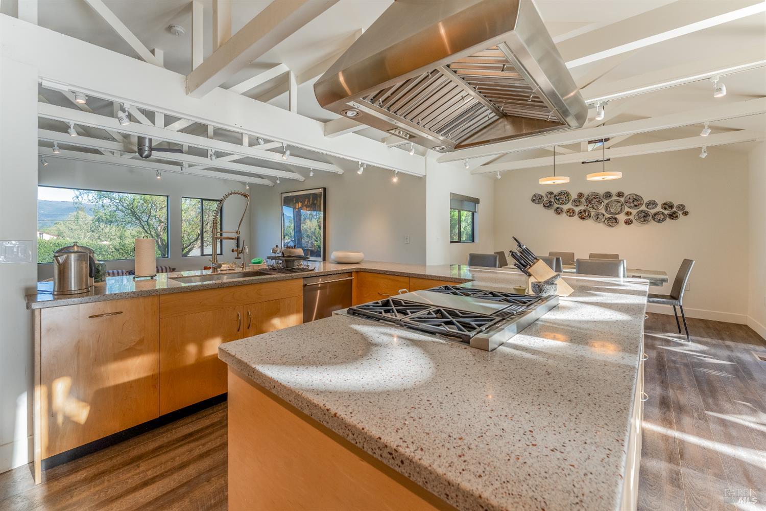 Detail Gallery Image 4 of 39 For 902 Helen Ave, Ukiah,  CA 95482 - 1 Beds | 1 Baths