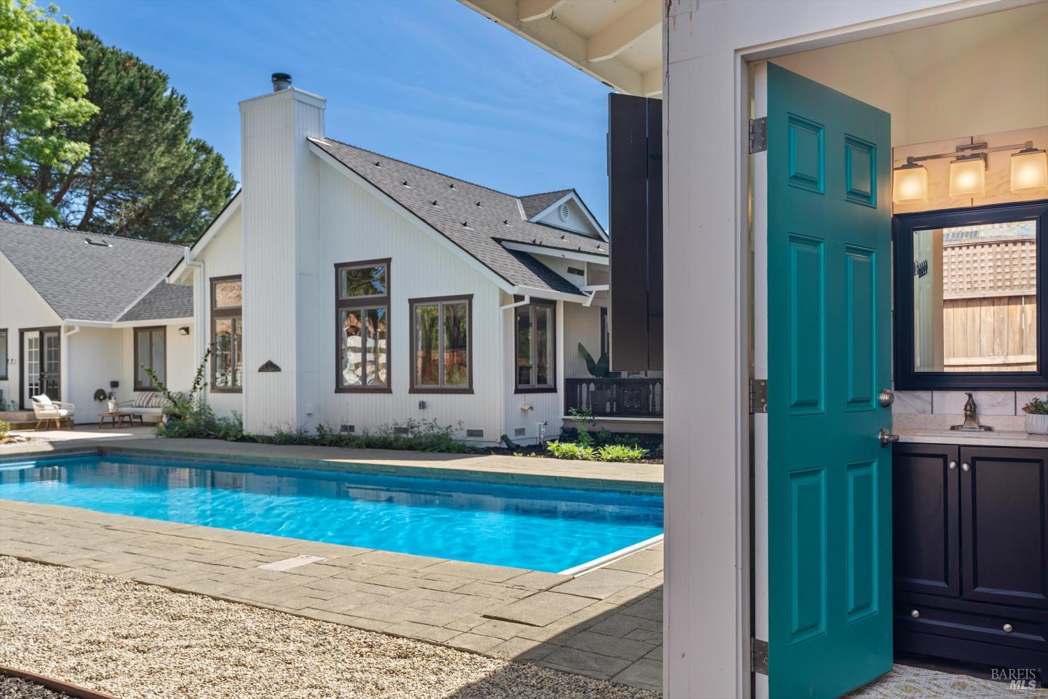 Detail Gallery Image 32 of 56 For 10014 Herb Rd, Windsor,  CA 95492 - 6 Beds | 3 Baths