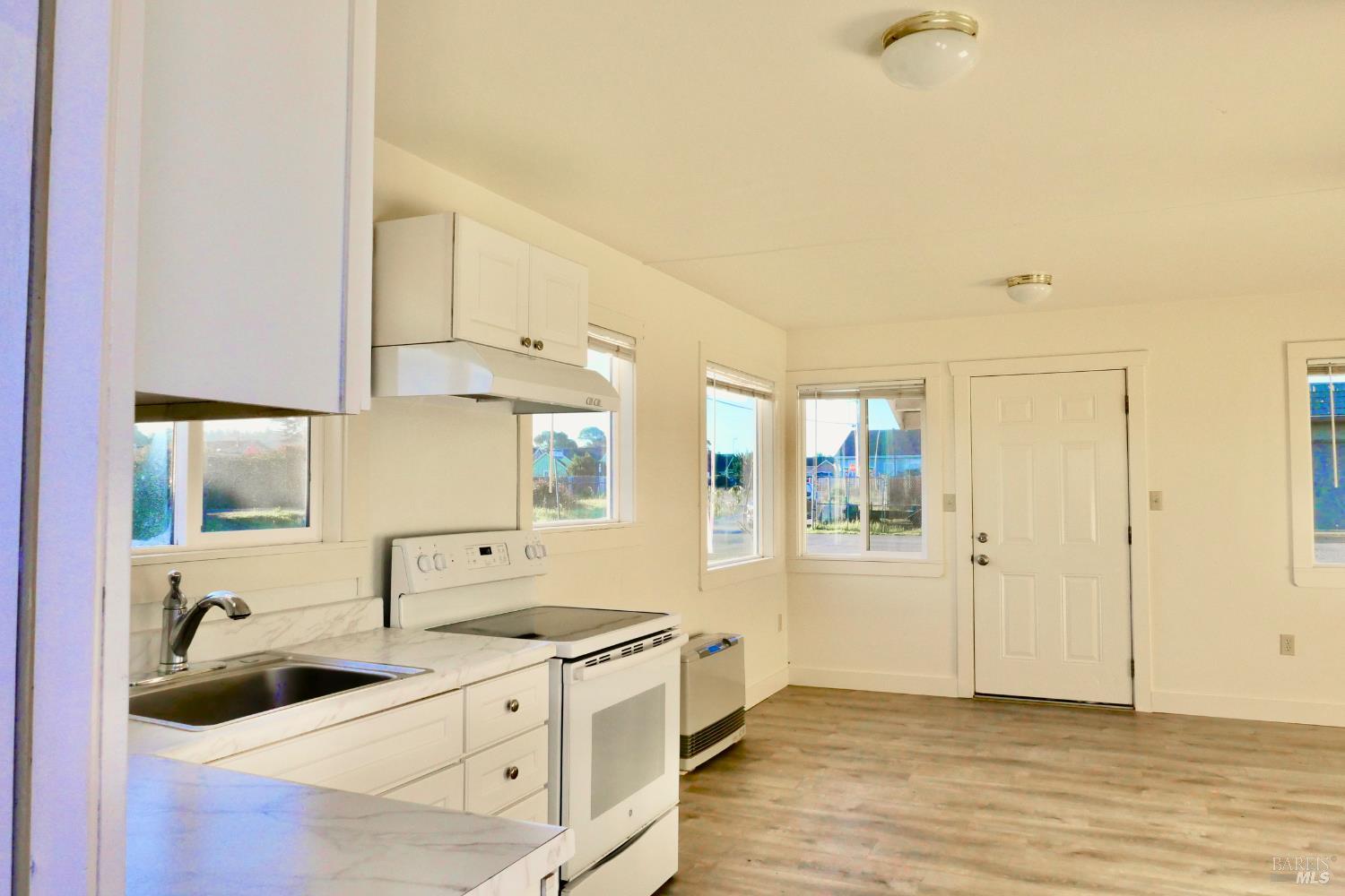 Detail Gallery Image 7 of 20 For 658 S Franklin St, Fort Bragg,  CA 95437 - 1 Beds | 1 Baths