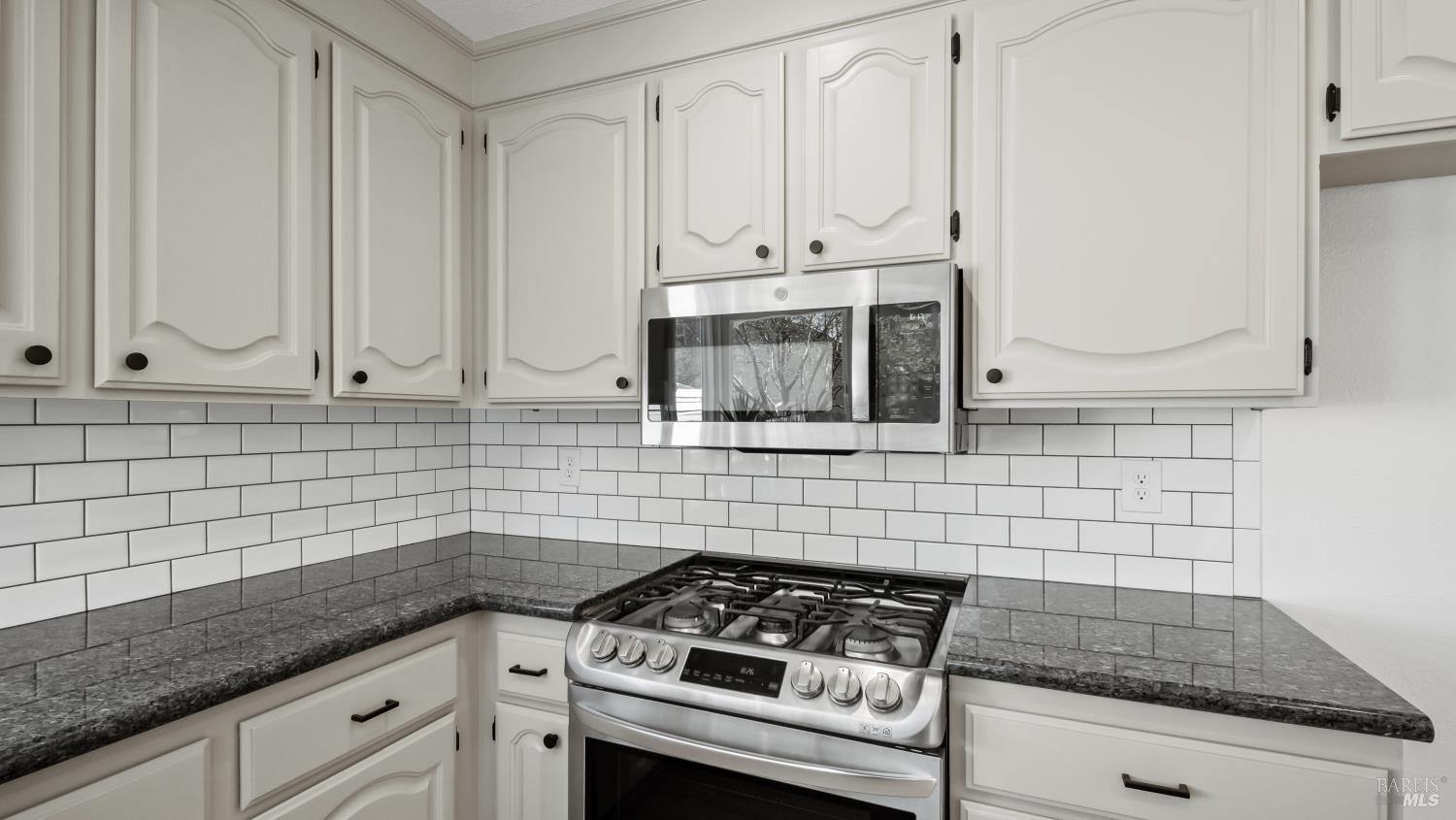 Detail Gallery Image 12 of 71 For 778 Oak Brook Dr, Vacaville,  CA 95687 - 4 Beds | 3 Baths