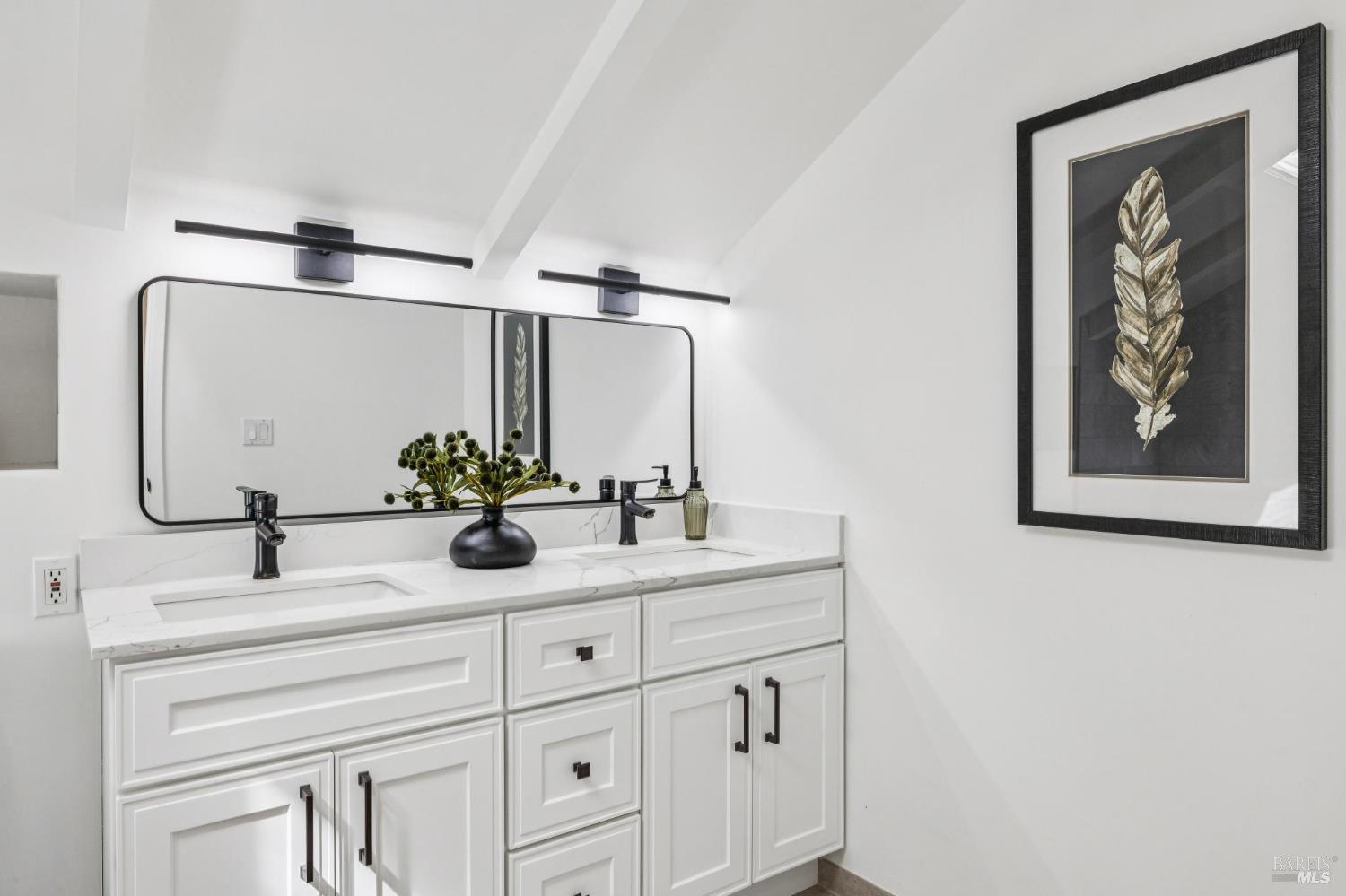 Detail Gallery Image 66 of 93 For 47 Main Dr, San Rafael,  CA 94901 - 4 Beds | 5 Baths