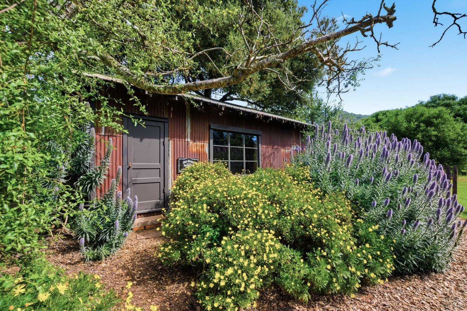 Detail Gallery Image 42 of 58 For 2072 Kirkland Ave, Napa,  CA 94558 - 3 Beds | 2 Baths