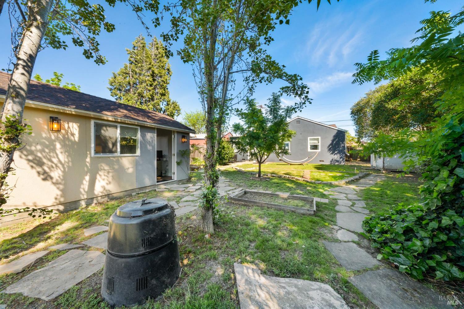 Detail Gallery Image 35 of 47 For 863 Oakwood Ave, Vallejo,  CA 94591 - 3 Beds | 1 Baths