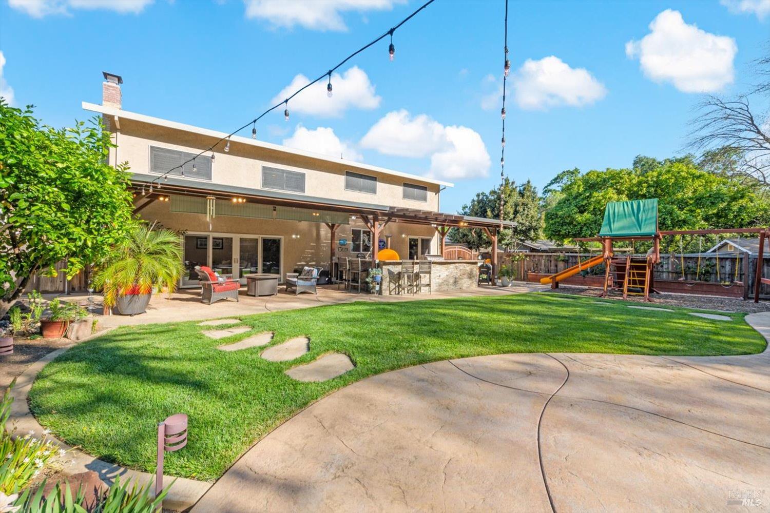 Detail Gallery Image 75 of 99 For 104 Westwood St, Vacaville,  CA 95688 - 5 Beds | 2/1 Baths