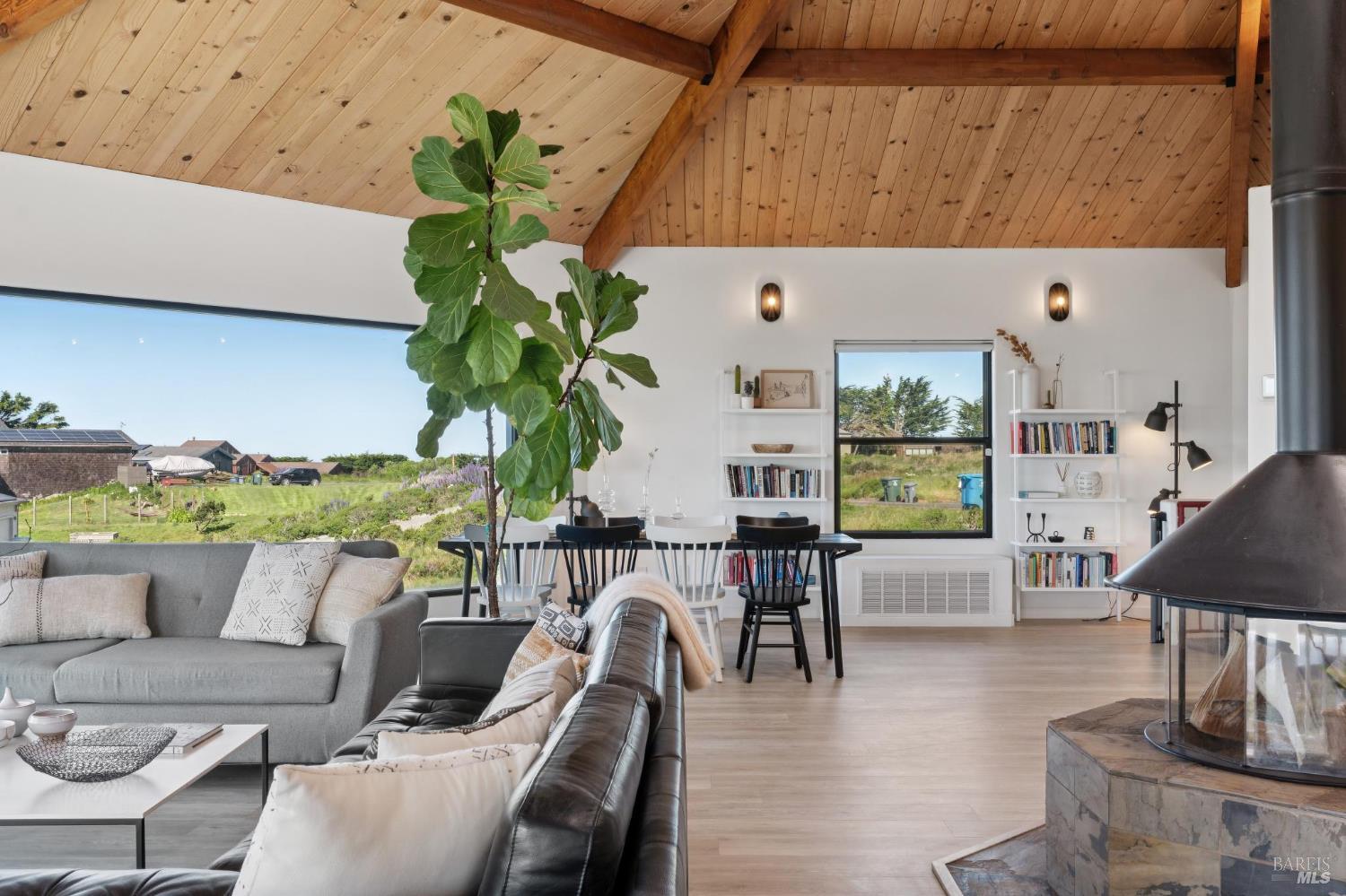 Detail Gallery Image 41 of 98 For 557 Oceana Dr, Dillon Beach,  CA 94929 - 3 Beds | 3 Baths