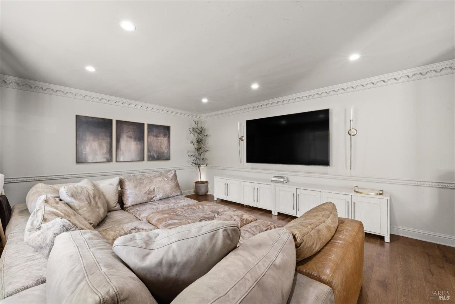 Detail Gallery Image 10 of 99 For 160 Wykoff Dr, Vacaville,  CA 95688 - 6 Beds | 4 Baths