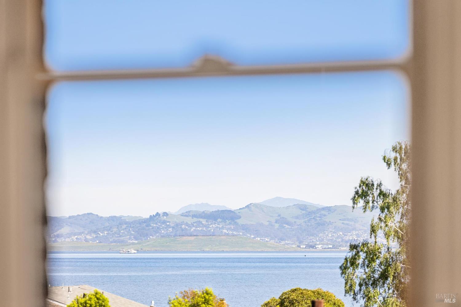 Detail Gallery Image 56 of 93 For 47 Main Dr, San Rafael,  CA 94901 - 4 Beds | 5 Baths