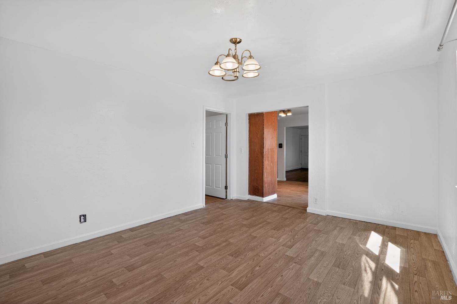 Detail Gallery Image 14 of 30 For 1565 Timothy Dr, San Leandro,  CA 94577 - 4 Beds | 2 Baths