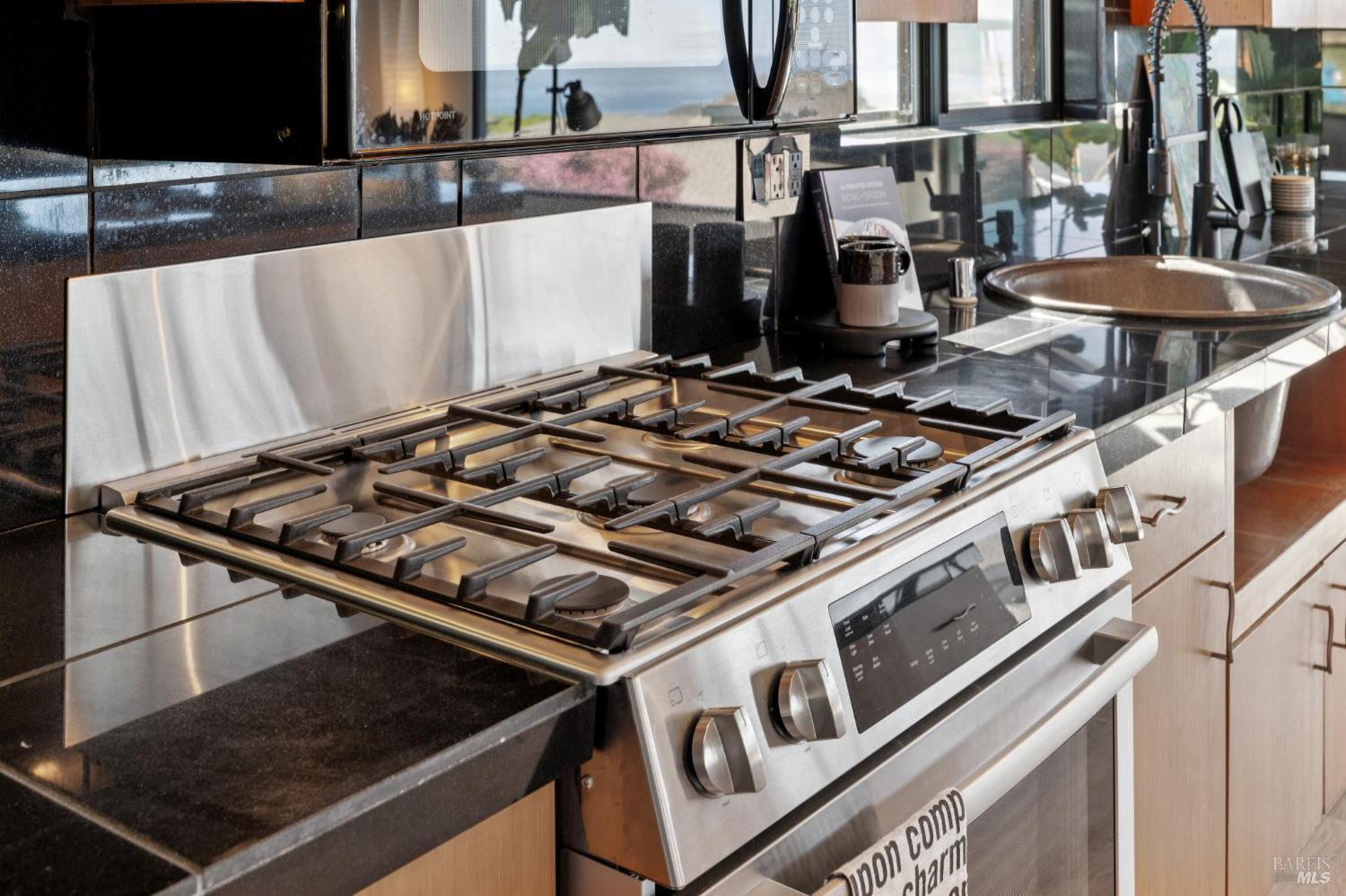 Detail Gallery Image 55 of 98 For 557 Oceana Dr, Dillon Beach,  CA 94929 - 3 Beds | 3 Baths