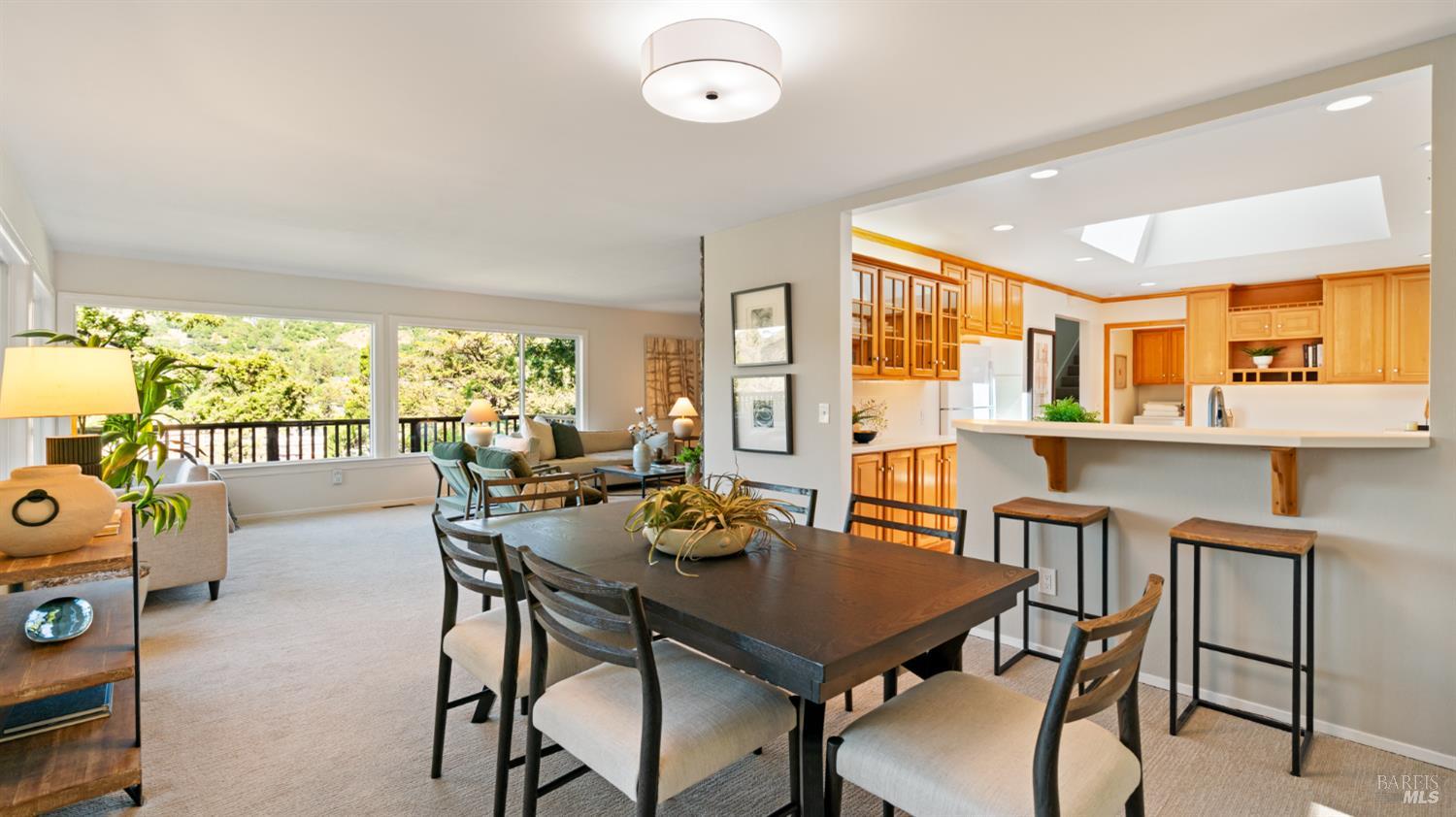 Detail Gallery Image 13 of 77 For 5 Viox Way, San Rafael,  CA 94901 - 4 Beds | 3/1 Baths