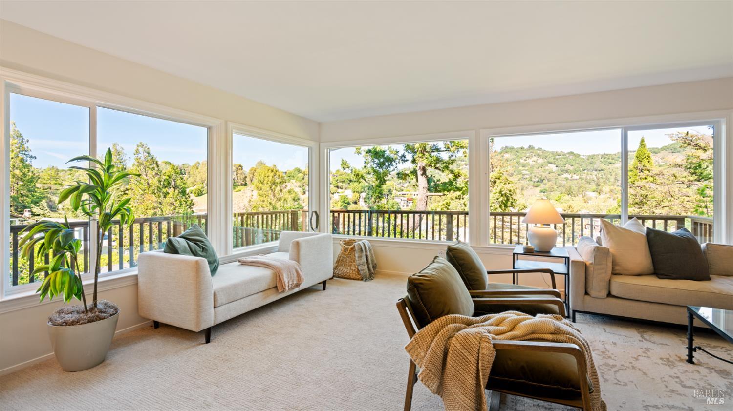 Detail Gallery Image 8 of 77 For 5 Viox Way, San Rafael,  CA 94901 - 4 Beds | 3/1 Baths