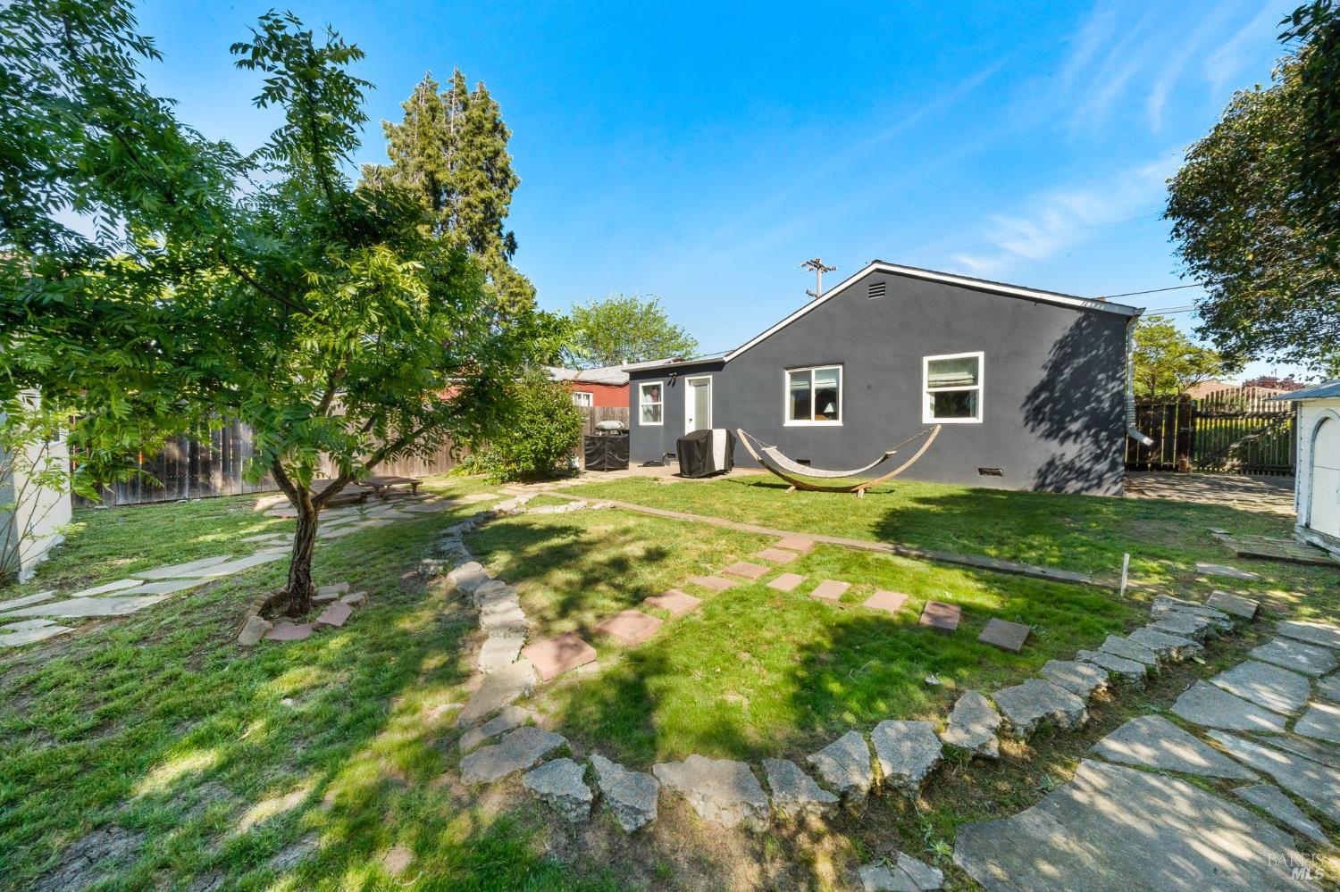 Detail Gallery Image 32 of 47 For 863 Oakwood Ave, Vallejo,  CA 94591 - 3 Beds | 1 Baths