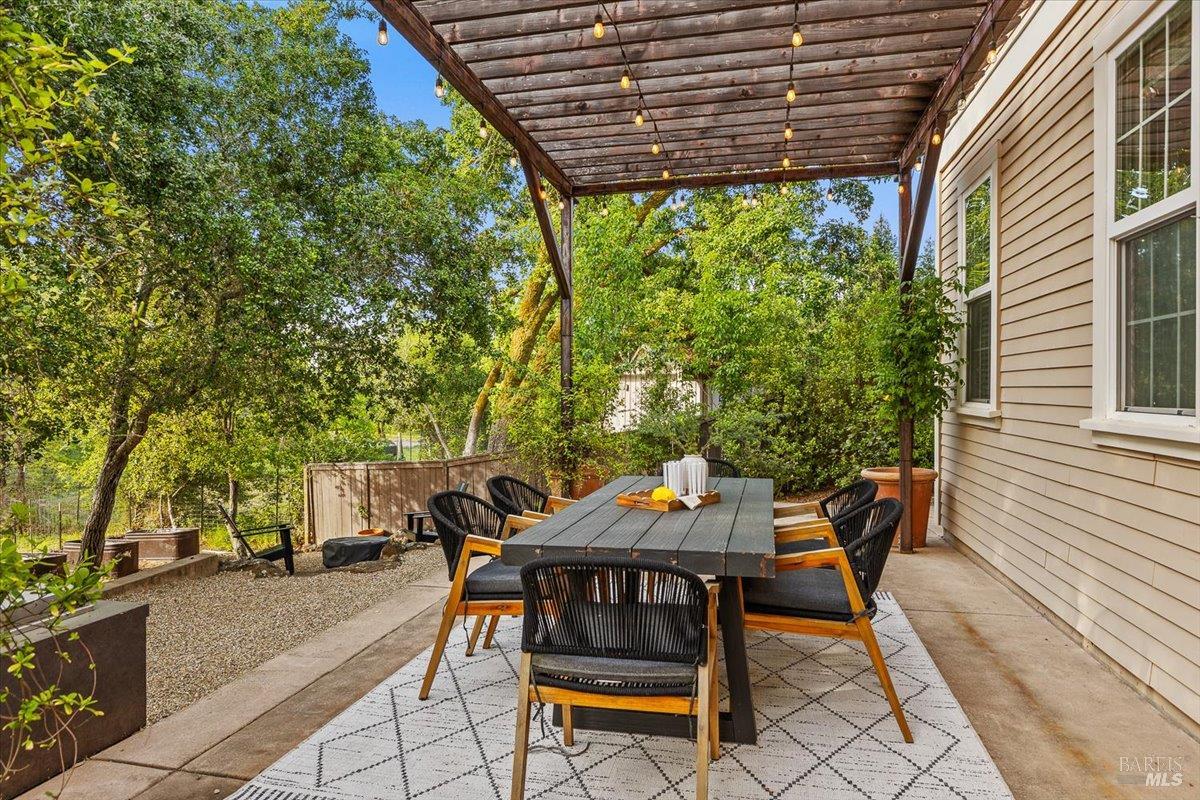 Detail Gallery Image 52 of 60 For 134 Moonlight Dr, Healdsburg,  CA 95448 - 4 Beds | 3/1 Baths