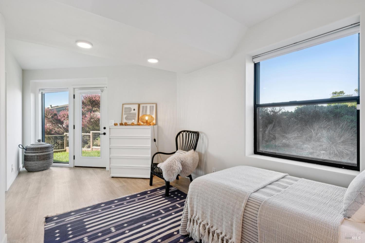 Detail Gallery Image 8 of 98 For 557 Oceana Dr, Dillon Beach,  CA 94929 - 3 Beds | 3 Baths