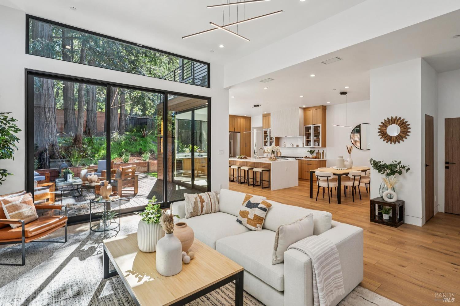 Detail Gallery Image 18 of 88 For 93 Magnolia Ave, Larkspur,  CA 94939 - 3 Beds | 3 Baths