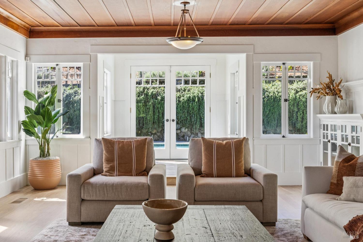 Detail Gallery Image 28 of 93 For 47 Main Dr, San Rafael,  CA 94901 - 4 Beds | 5 Baths