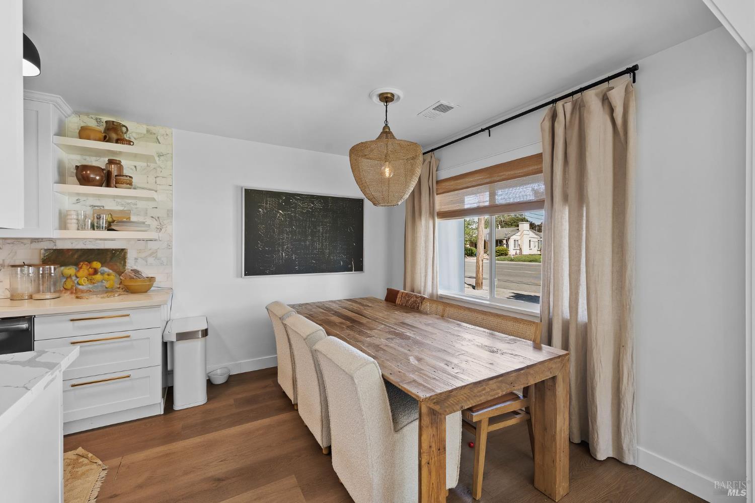 Detail Gallery Image 12 of 47 For 863 Oakwood Ave, Vallejo,  CA 94591 - 3 Beds | 1 Baths