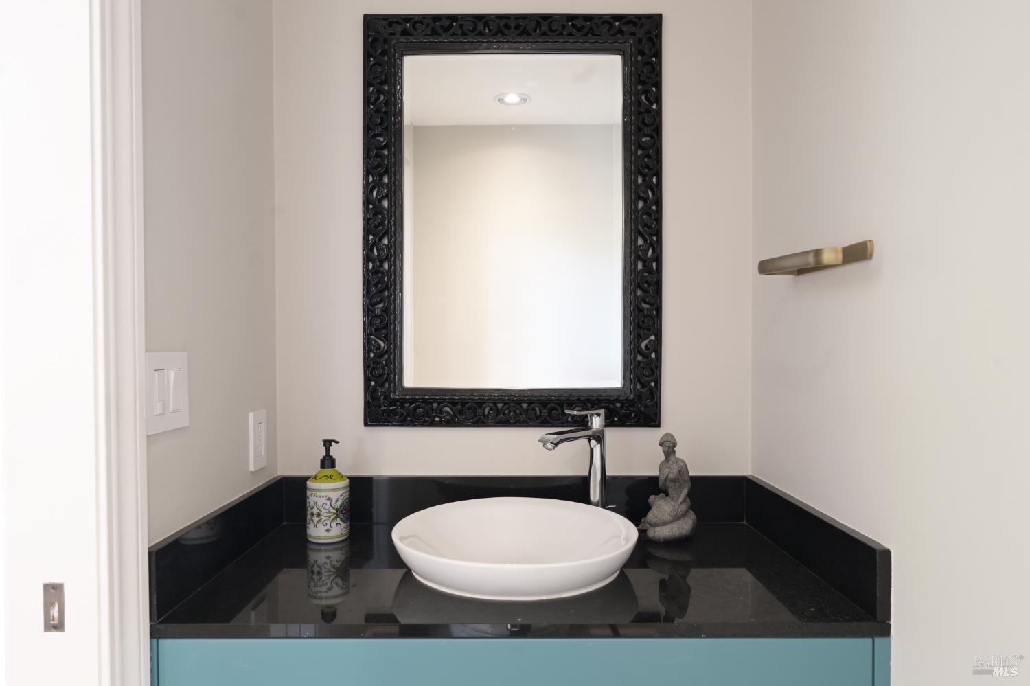 Detail Gallery Image 19 of 46 For 1676 Indian Valley Rd, Novato,  CA 94947 - 3 Beds | 4/1 Baths