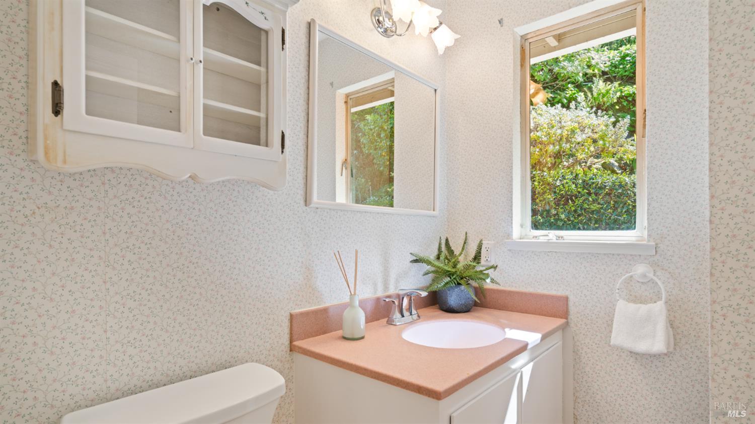 Detail Gallery Image 20 of 77 For 5 Viox Way, San Rafael,  CA 94901 - 4 Beds | 3/1 Baths