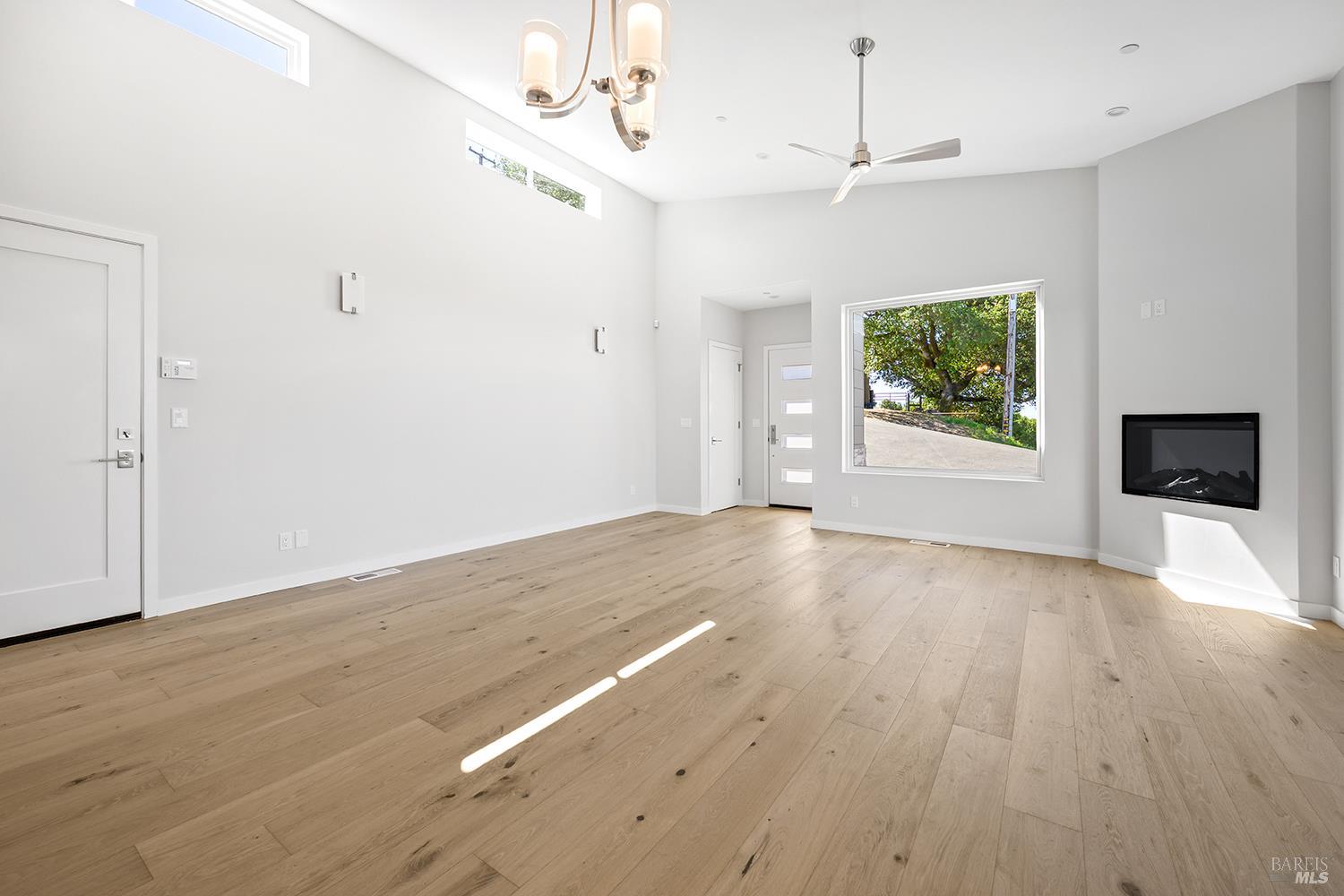 Detail Gallery Image 13 of 32 For 1292 Wikiup Dr, Santa Rosa,  CA 95403 - 2 Beds | 2 Baths