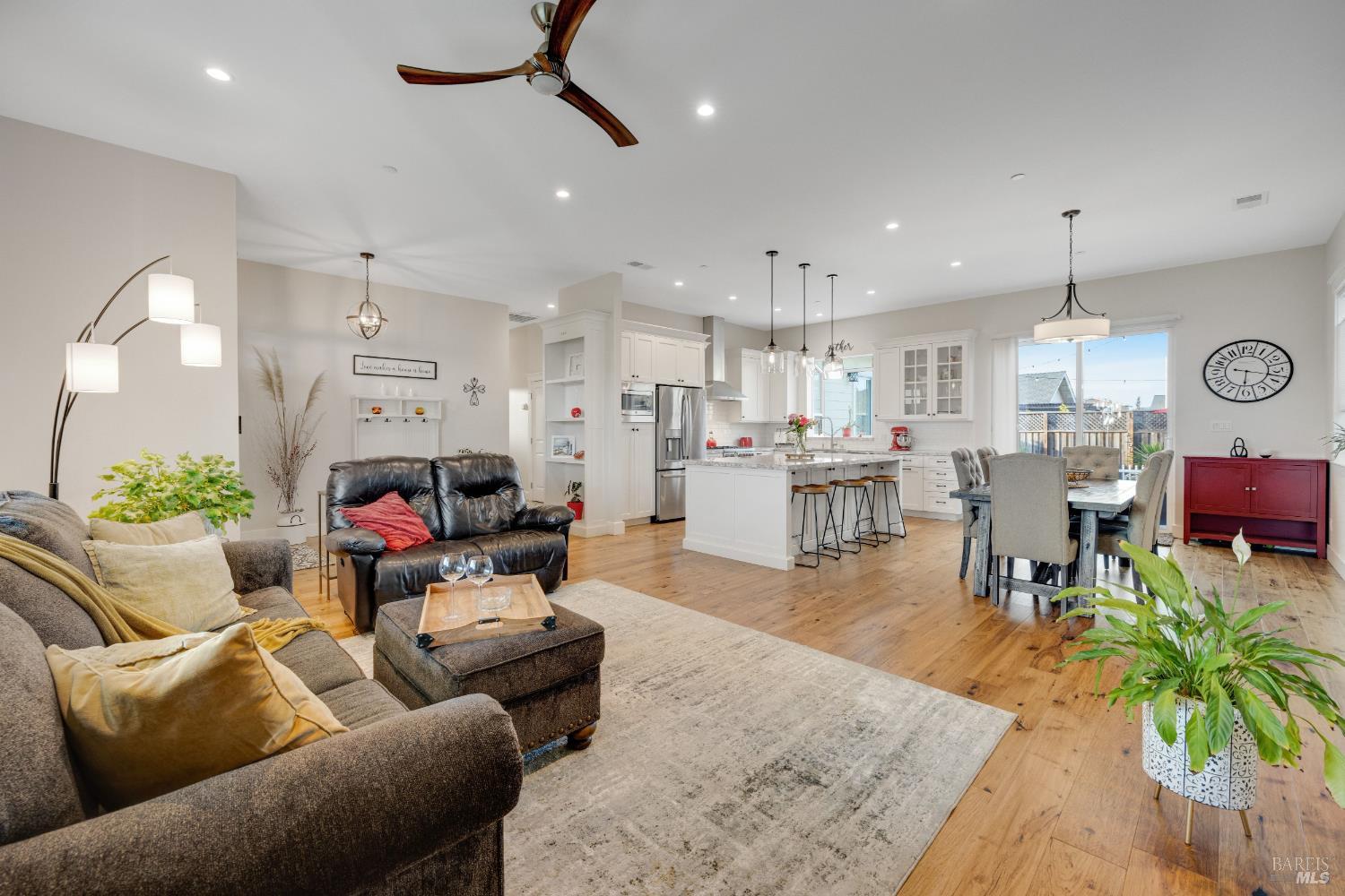 Detail Gallery Image 11 of 44 For 1935 San Marcos Dr, Santa Rosa,  CA 95403 - 3 Beds | 2 Baths