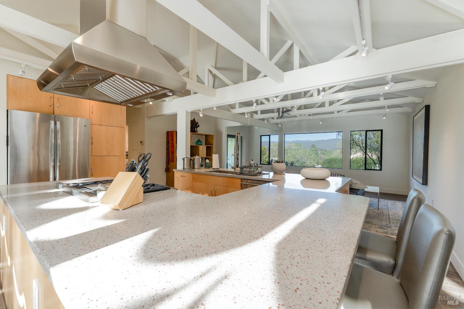 Detail Gallery Image 5 of 39 For 902 Helen Ave, Ukiah,  CA 95482 - 1 Beds | 1 Baths