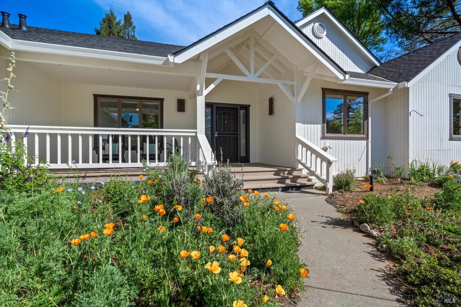 Detail Gallery Image 2 of 56 For 10014 Herb Rd, Windsor,  CA 95492 - 6 Beds | 3 Baths