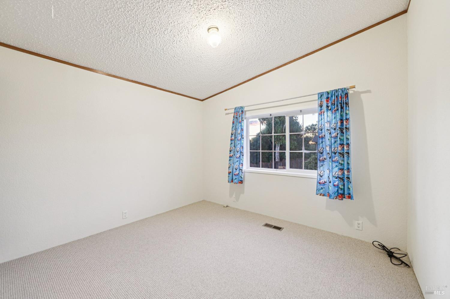 Detail Gallery Image 24 of 47 For 2704 Ridge Rd, San Pablo,  CA 94806 - 3 Beds | 2 Baths