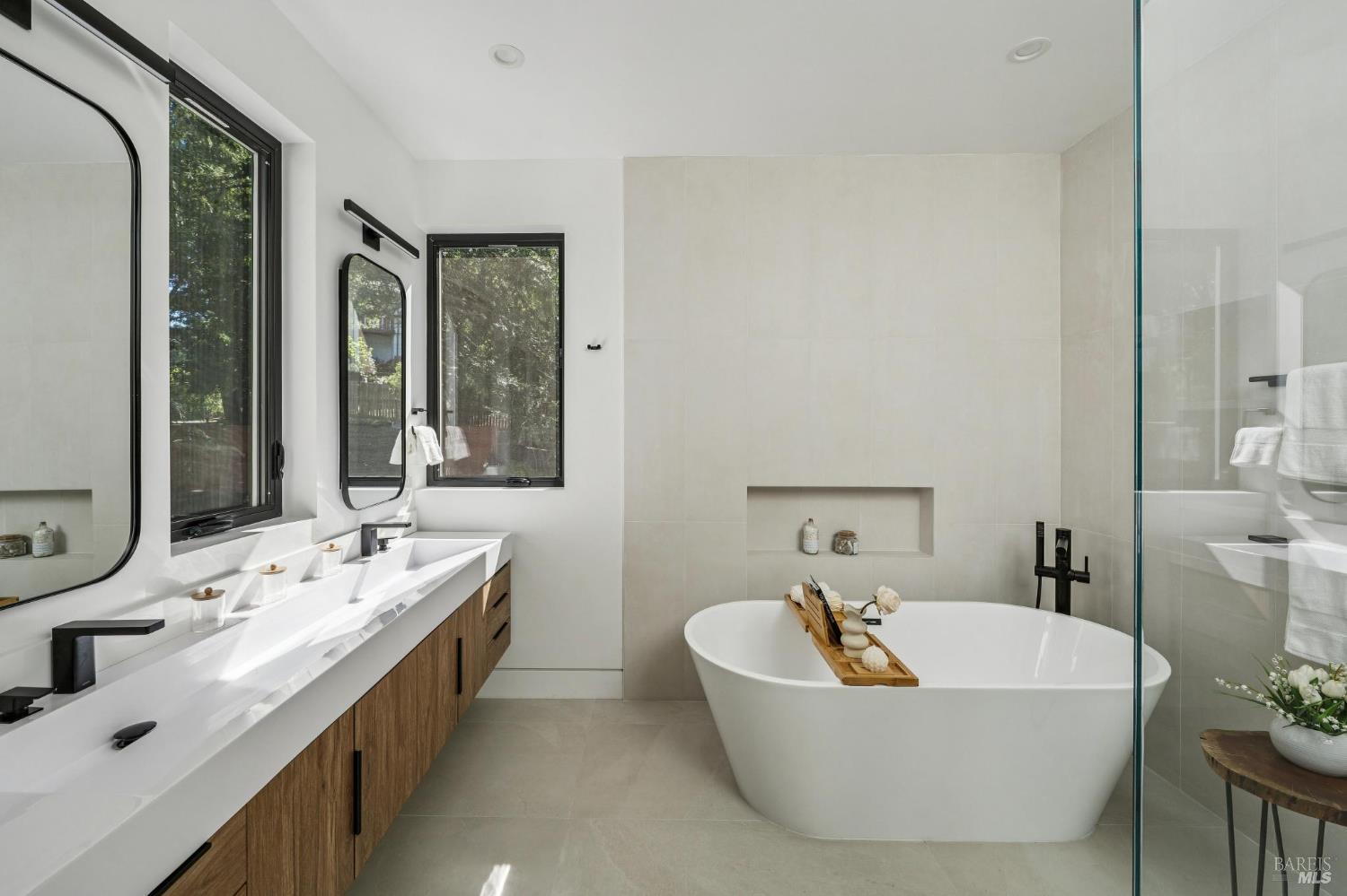 Detail Gallery Image 53 of 88 For 93 Magnolia Ave, Larkspur,  CA 94939 - 3 Beds | 3 Baths