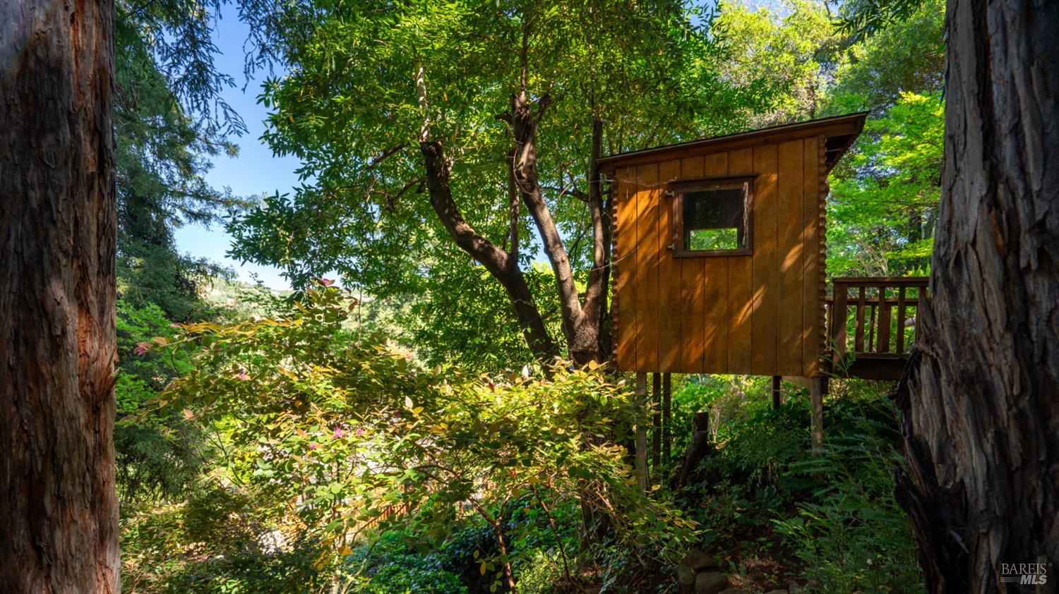 Detail Gallery Image 62 of 77 For 5 Viox Way, San Rafael,  CA 94901 - 4 Beds | 3/1 Baths