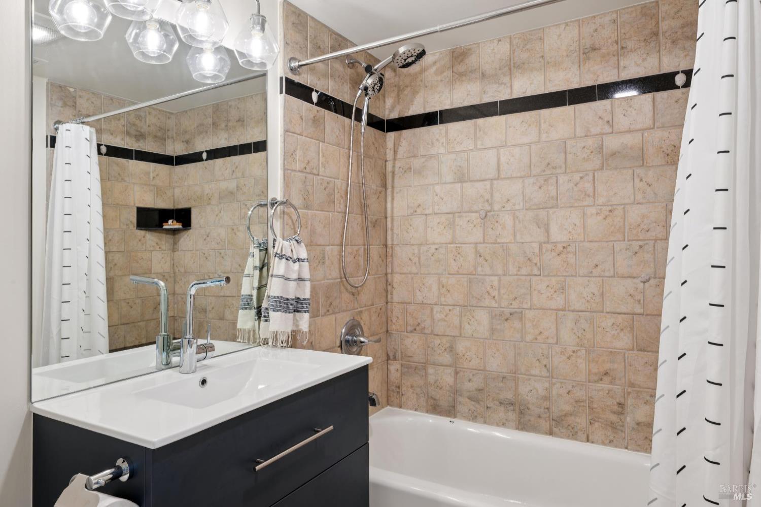 Detail Gallery Image 11 of 98 For 557 Oceana Dr, Dillon Beach,  CA 94929 - 3 Beds | 3 Baths