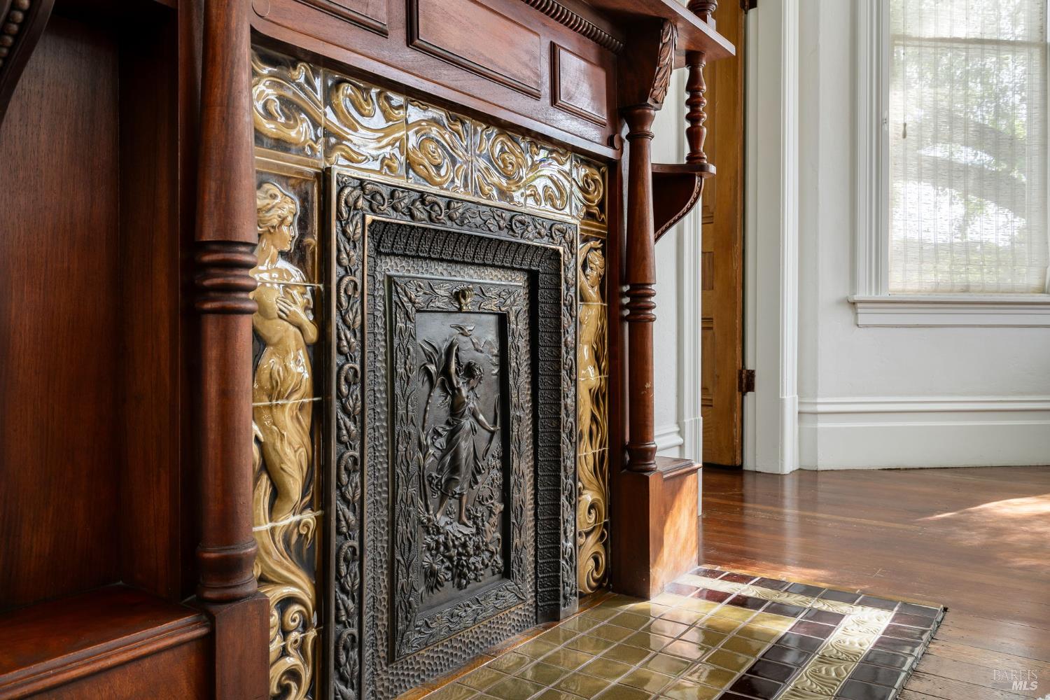 Detail Gallery Image 14 of 72 For 2230 1st St, Napa,  CA 94559 - 5 Beds | 2 Baths