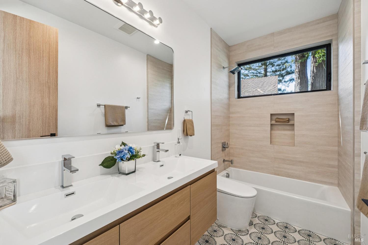 Detail Gallery Image 61 of 88 For 93 Magnolia Ave, Larkspur,  CA 94939 - 3 Beds | 3 Baths