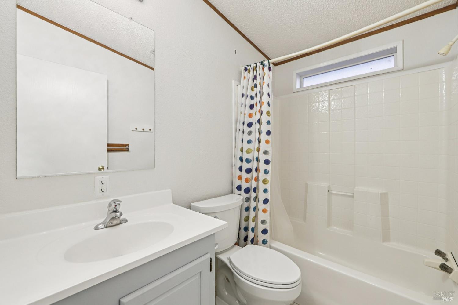 Detail Gallery Image 26 of 47 For 2704 Ridge Rd, San Pablo,  CA 94806 - 3 Beds | 2 Baths