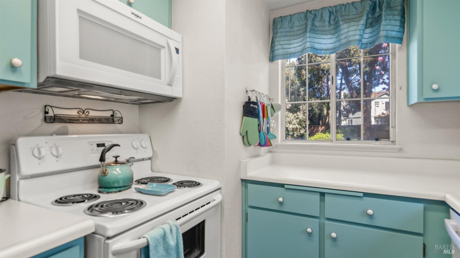 Detail Gallery Image 11 of 22 For 312 Blanchard Ln, Benicia,  CA 94510 - 2 Beds | 2 Baths