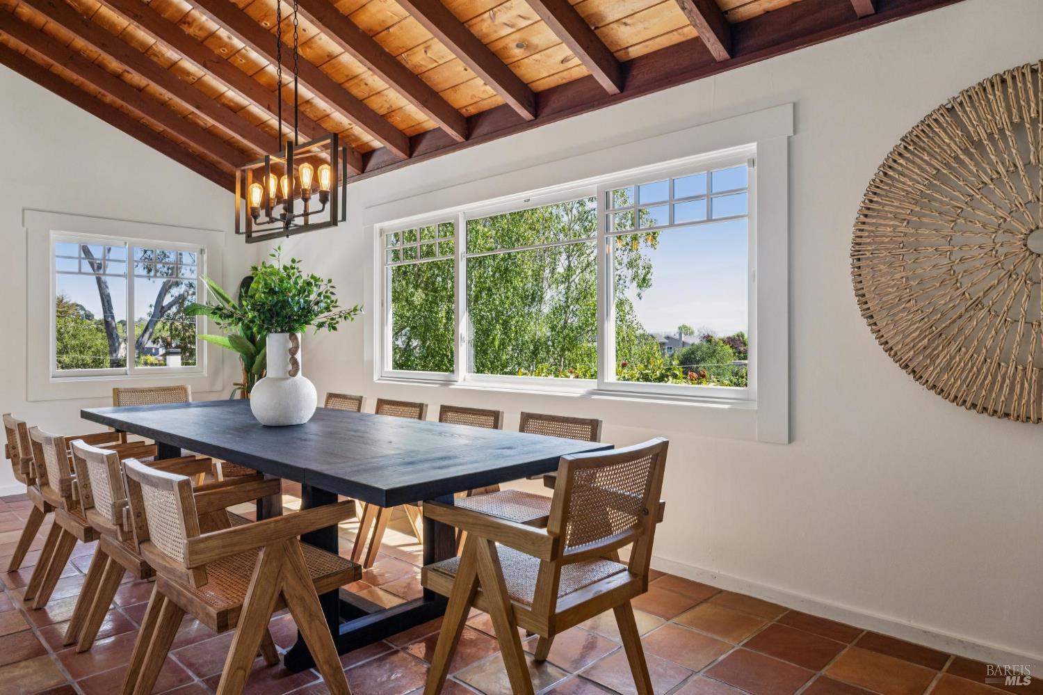 Detail Gallery Image 35 of 93 For 47 Main Dr, San Rafael,  CA 94901 - 4 Beds | 5 Baths