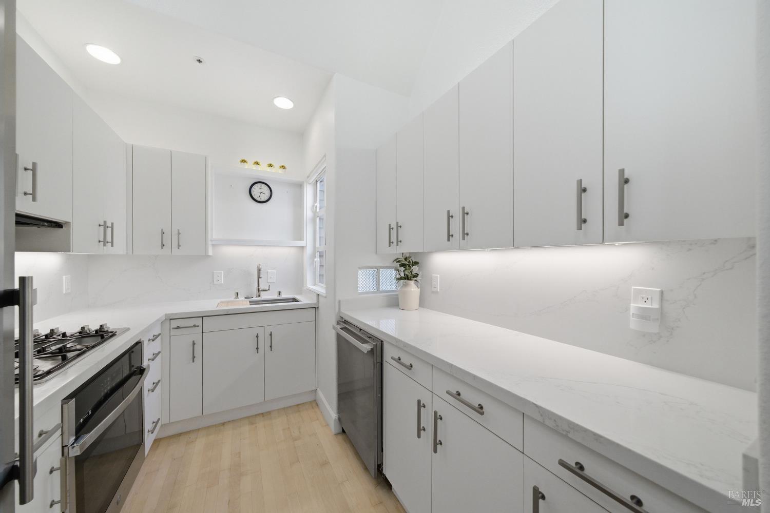 Detail Gallery Image 20 of 50 For 29 Bayview Ave #3,  Mill Valley,  CA 94941 - 2 Beds | 2 Baths