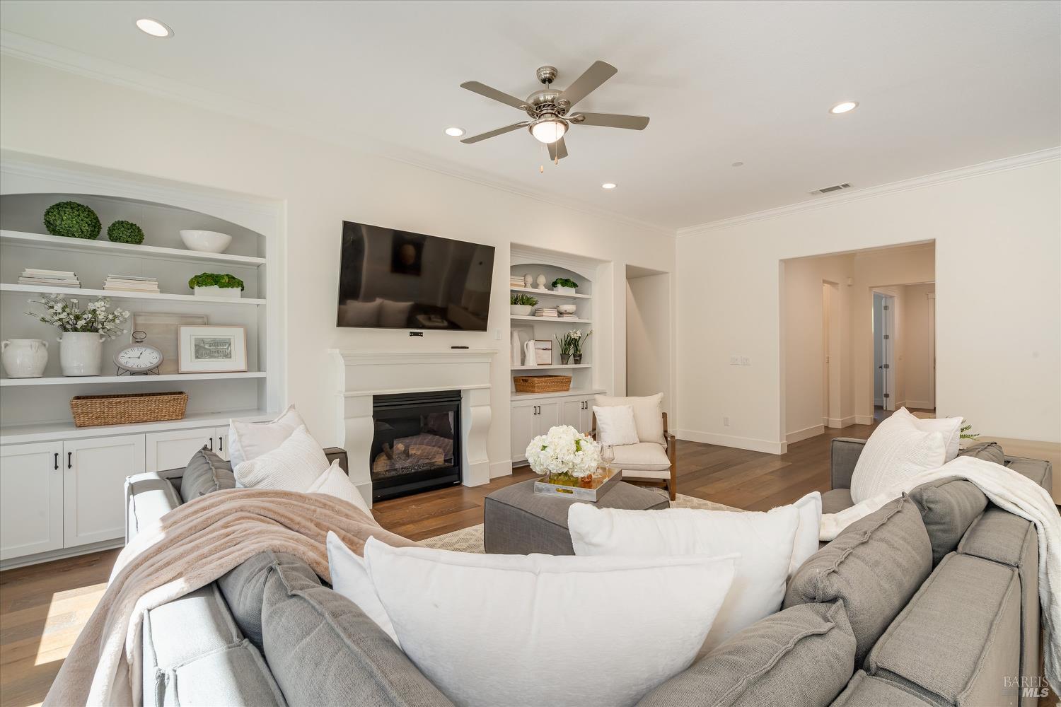 Detail Gallery Image 19 of 40 For 215 Pheasant Ct, Napa,  CA 94558 - 4 Beds | 2/1 Baths