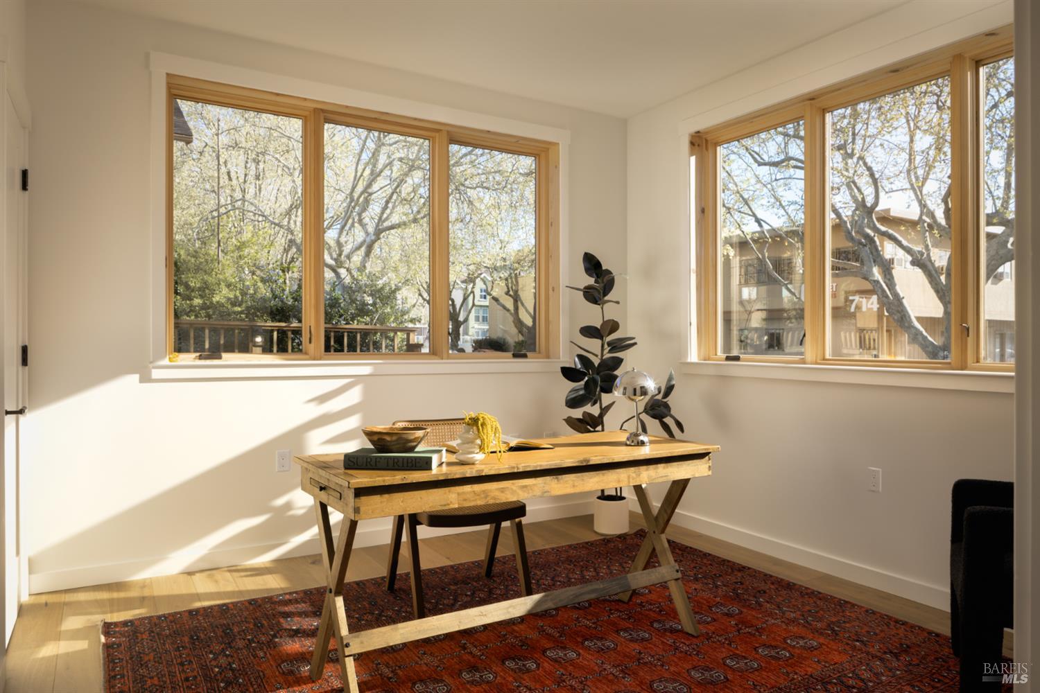 Detail Gallery Image 7 of 12 For 709 C St #1,  San Rafael,  CA 94901 - 3 Beds | 2/1 Baths