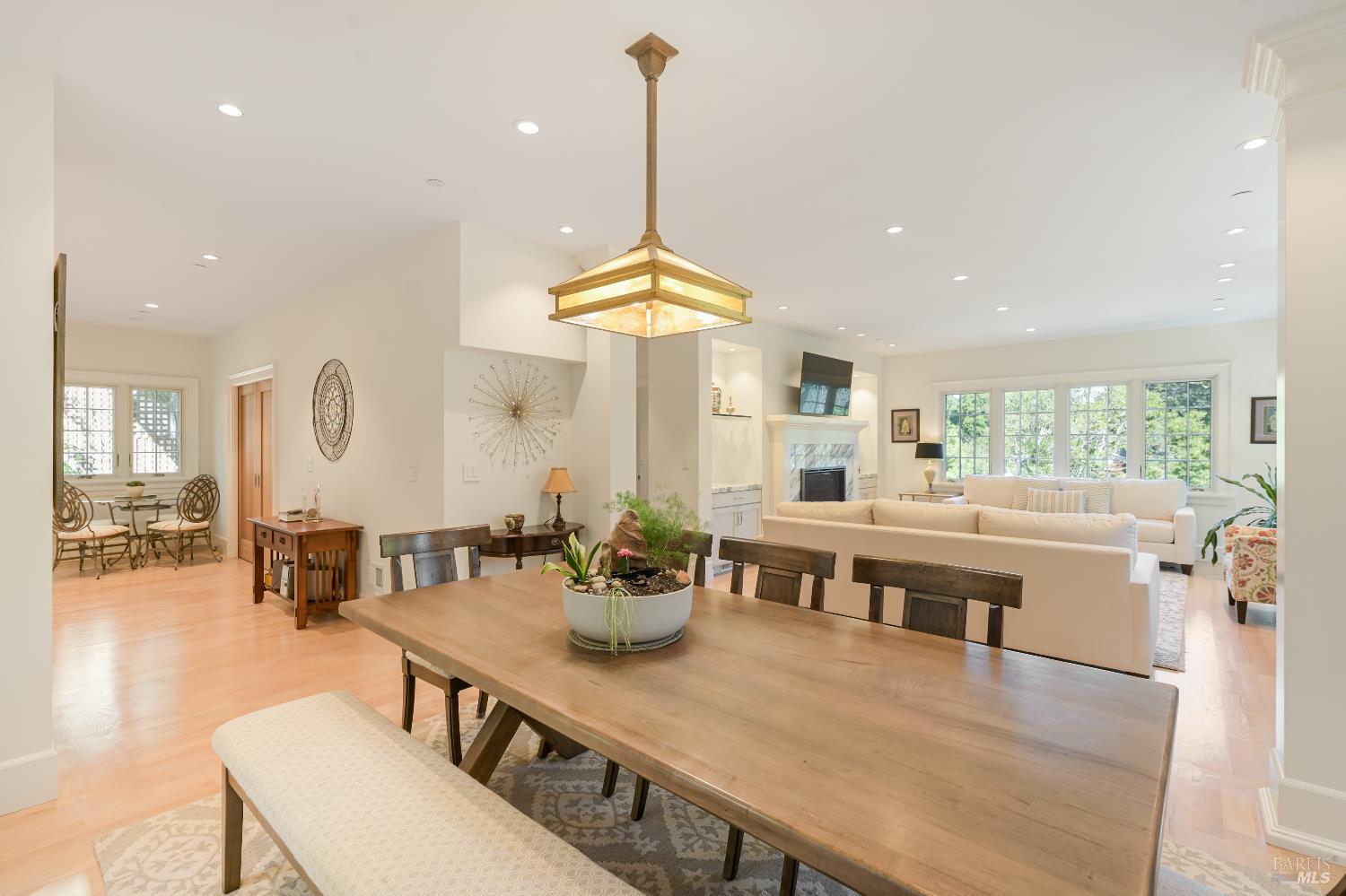 Detail Gallery Image 10 of 38 For 216 Laurel Ave, San Anselmo,  CA 94960 - 5 Beds | 3/1 Baths