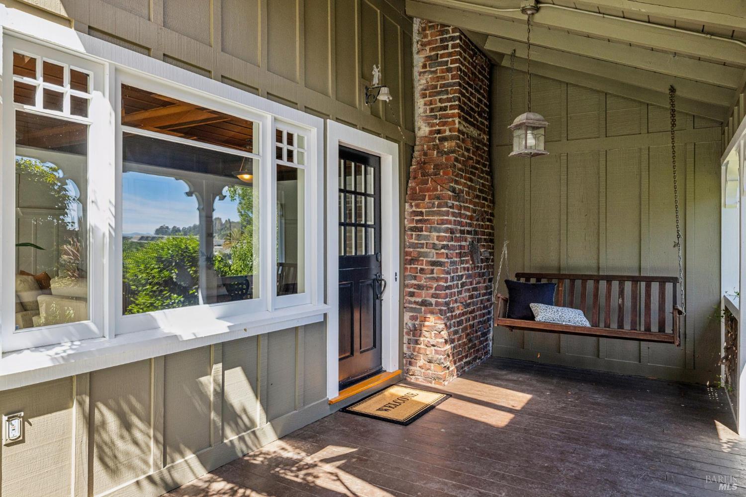 Detail Gallery Image 19 of 93 For 47 Main Dr, San Rafael,  CA 94901 - 4 Beds | 5 Baths