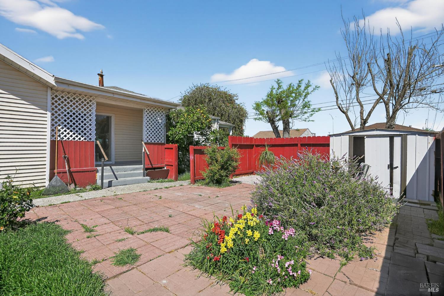 Detail Gallery Image 3 of 30 For 1565 Timothy Dr, San Leandro,  CA 94577 - 4 Beds | 2 Baths