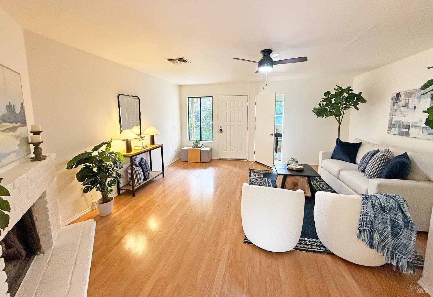 Detail Gallery Image 2 of 36 For 1422 N Oak St, Calistoga,  CA 94515 - 3 Beds | 2 Baths