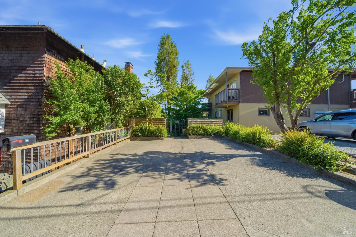 Detail Gallery Image 2 of 50 For 29 Bayview Ave #3,  Mill Valley,  CA 94941 - 2 Beds | 2 Baths