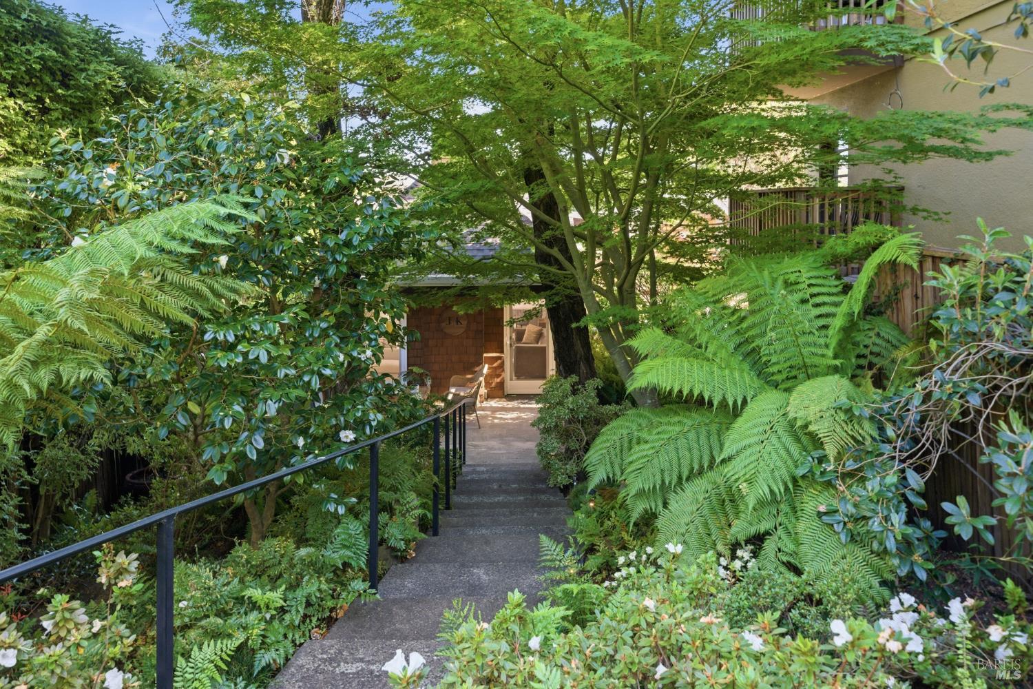 Detail Gallery Image 4 of 50 For 29 Bayview Ave #3,  Mill Valley,  CA 94941 - 2 Beds | 2 Baths