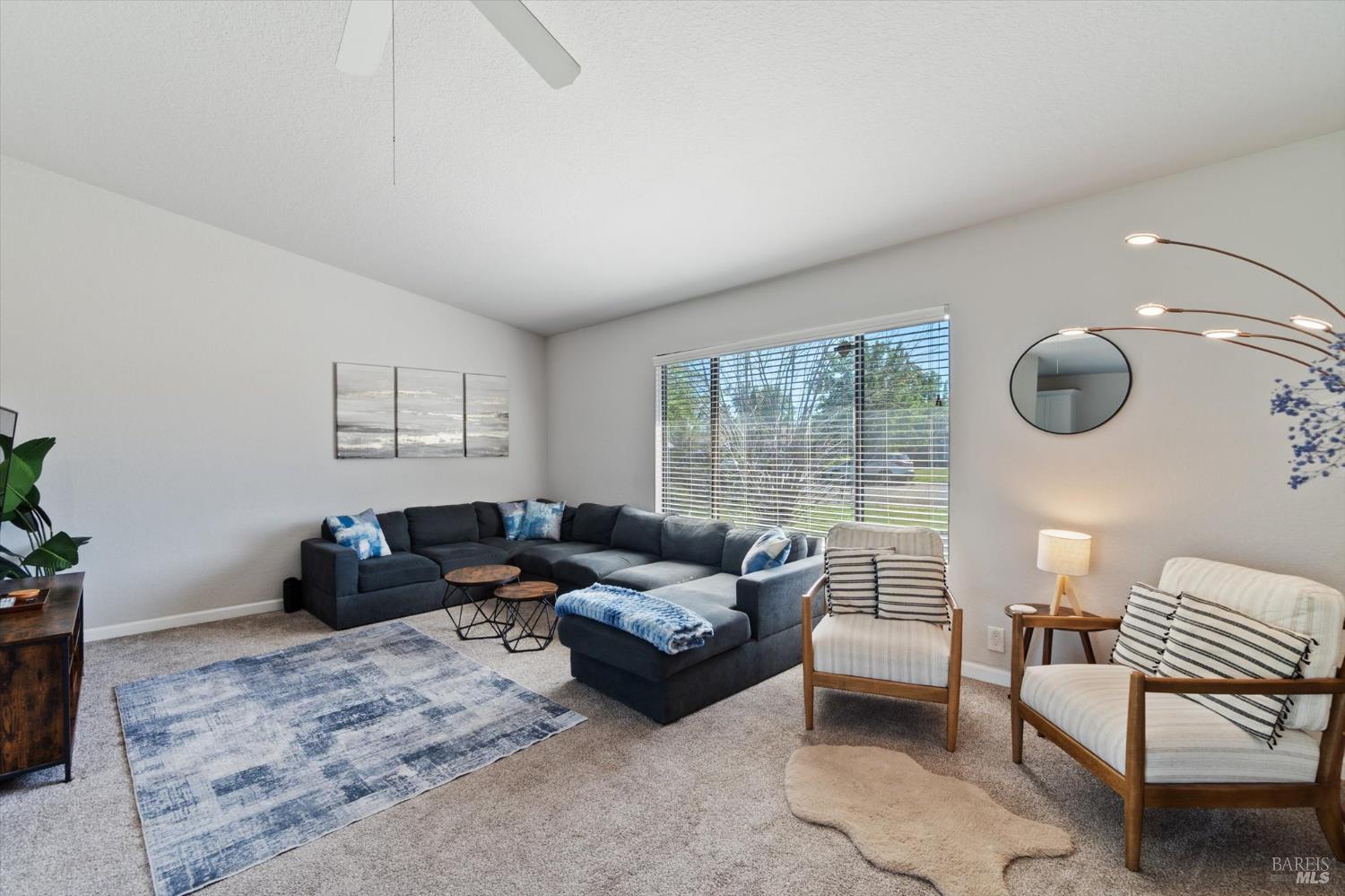 Detail Gallery Image 6 of 66 For 244 Woodhill Dr, Redding,  CA 96003 - 3 Beds | 2 Baths