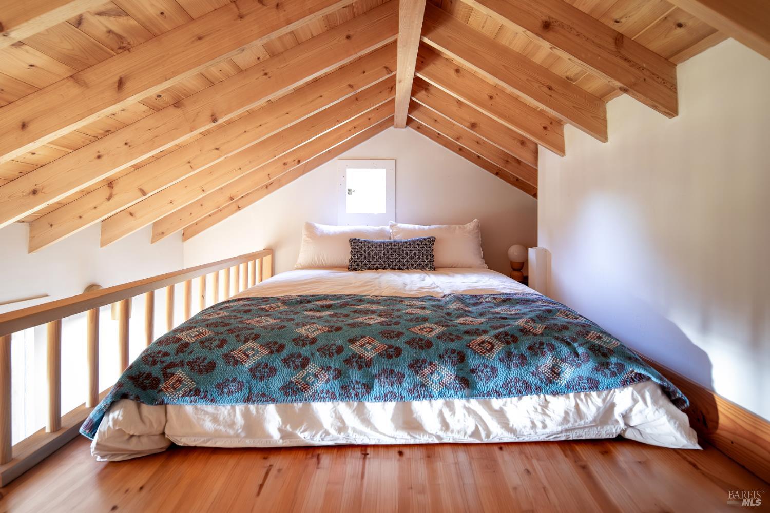 Detail Gallery Image 34 of 50 For Address Is Not Disclosed, Stinson Beach,  CA 94970 - 2 Beds | 2 Baths