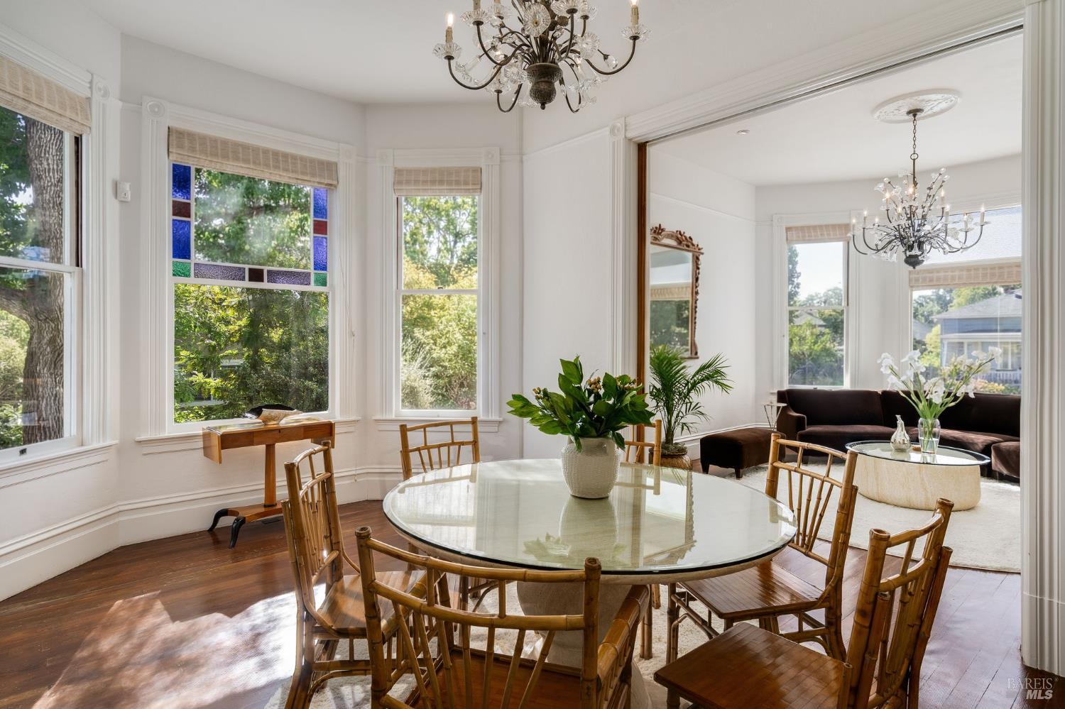 Detail Gallery Image 10 of 72 For 2230 1st St, Napa,  CA 94559 - 5 Beds | 2 Baths